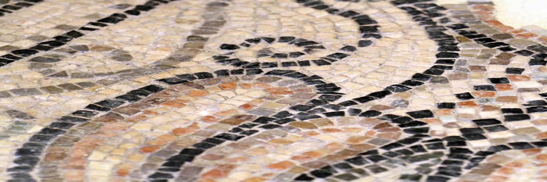 Archäologie in Musa: die Mosaiken von San Martino prope litus maris