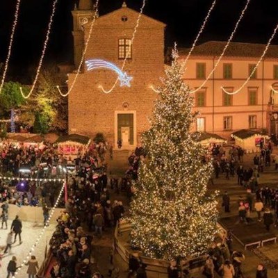 Christmas performances in Piazza Garibaldi