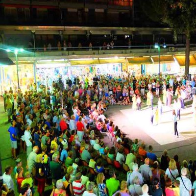 Spettacoli e musica a Pinarella - luglio 2024