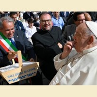 Consegnato a Papa Francesco il sale dolce di Cervia